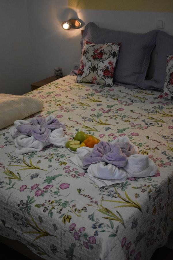 Guesthouse Samolov Vrhovine Екстериор снимка
