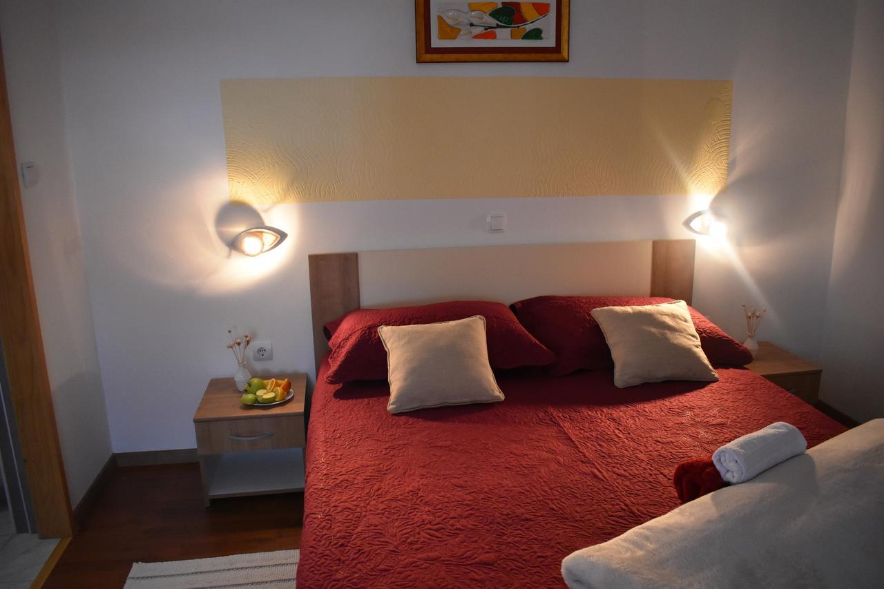Guesthouse Samolov Vrhovine Екстериор снимка