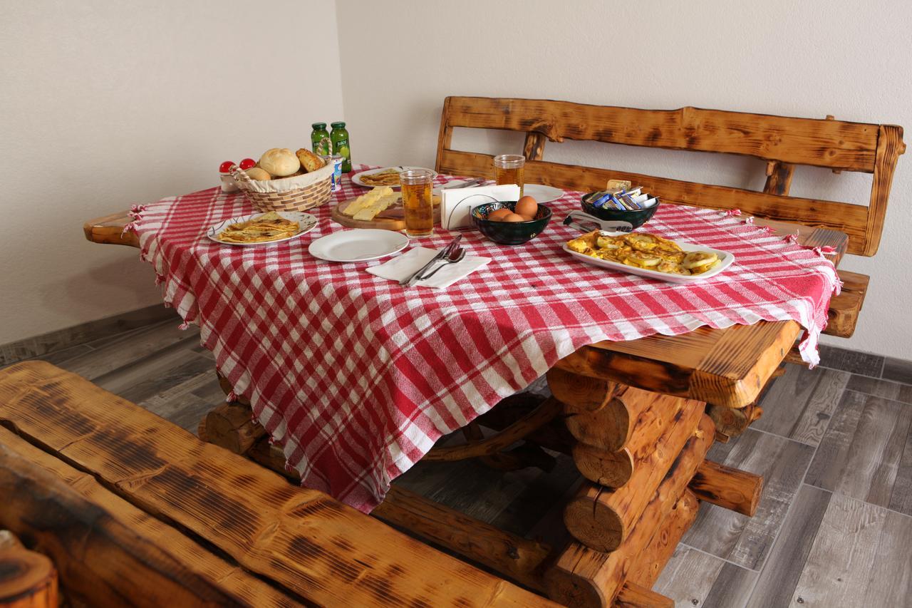 Guesthouse Samolov Vrhovine Екстериор снимка