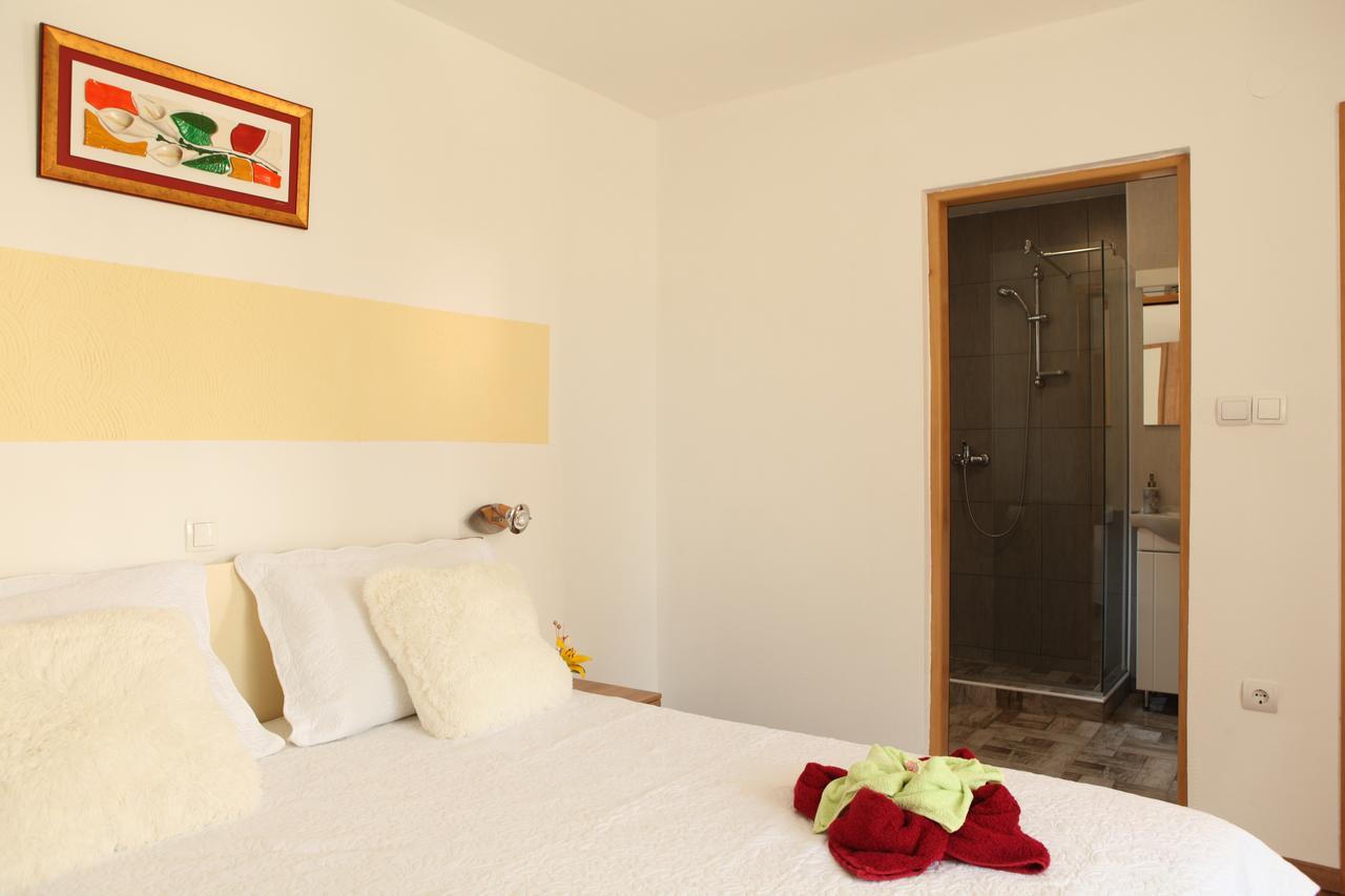 Guesthouse Samolov Vrhovine Екстериор снимка