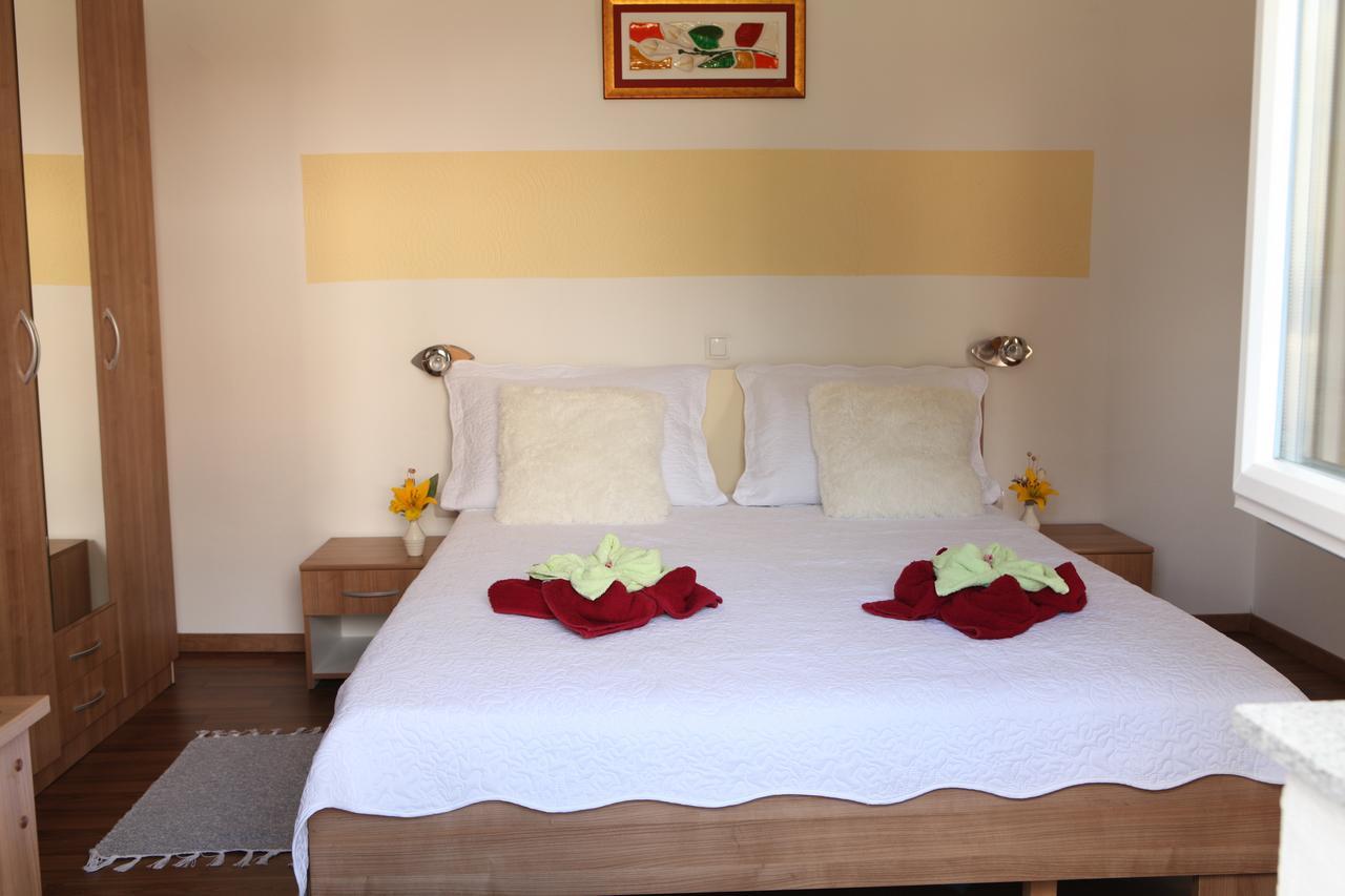 Guesthouse Samolov Vrhovine Екстериор снимка