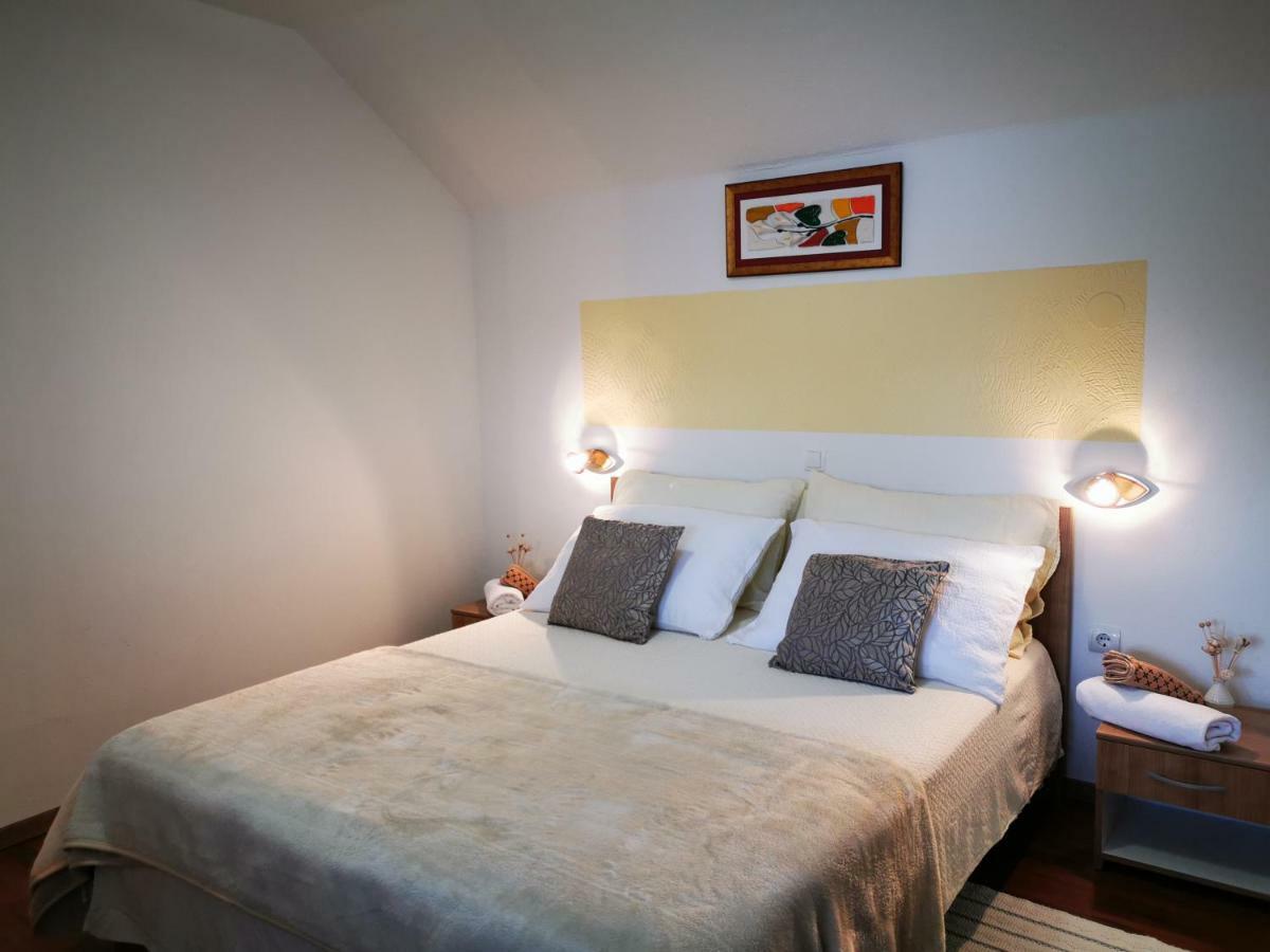 Guesthouse Samolov Vrhovine Екстериор снимка