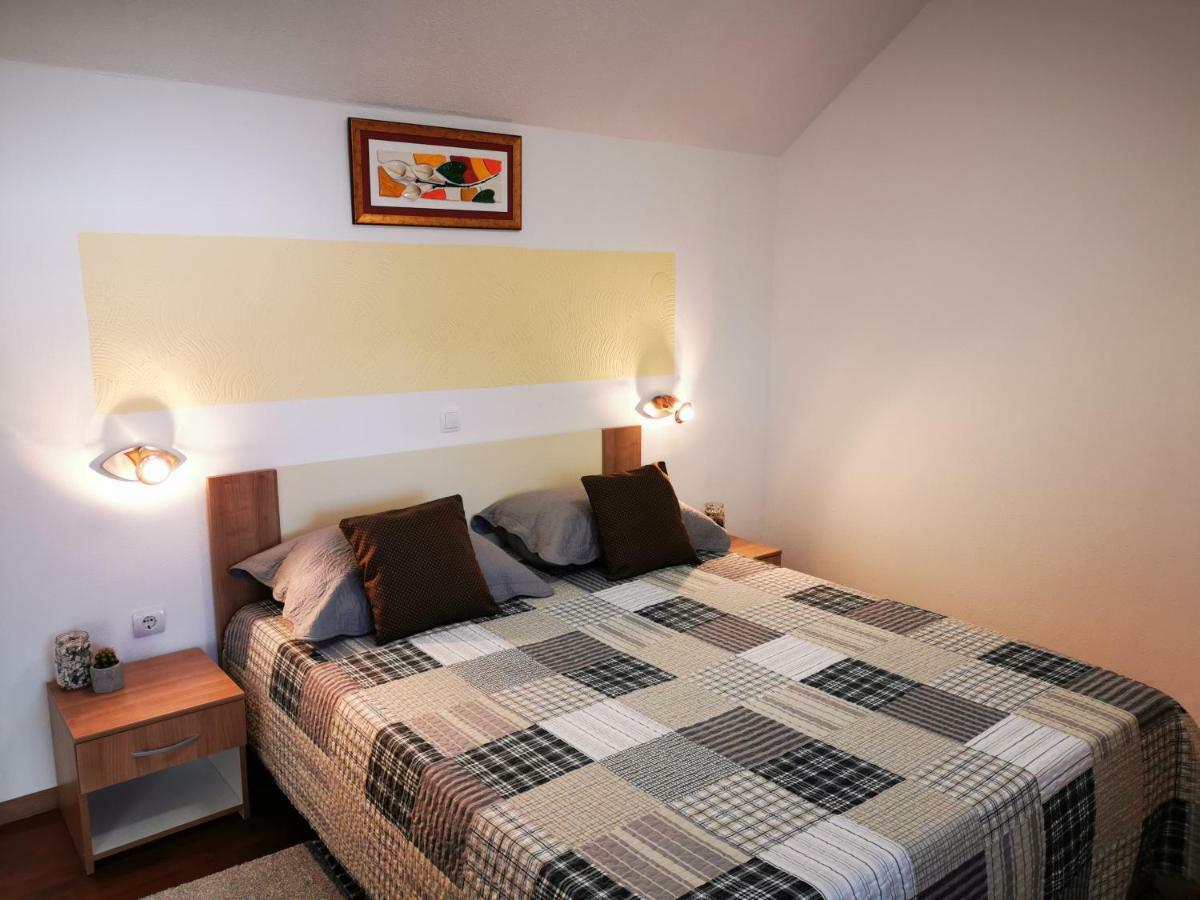 Guesthouse Samolov Vrhovine Екстериор снимка