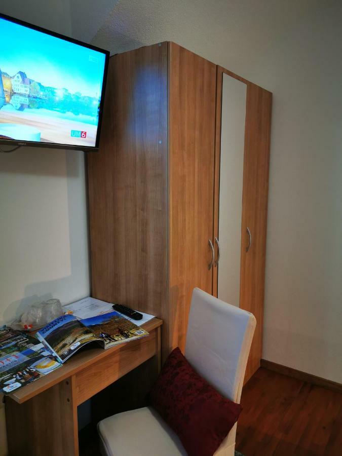 Guesthouse Samolov Vrhovine Екстериор снимка